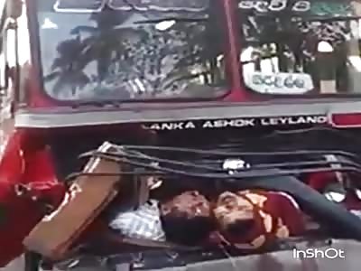 Accident with bus several people pressed in the Hardware