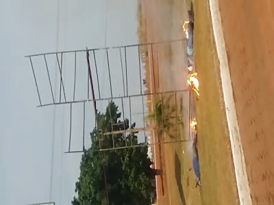 (another angle) shocking accident with workers 