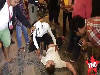 peasants come to look at the Wasted foreigner 