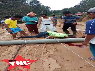 workers steal from the dead