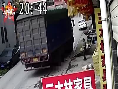 1 year old child and mother get crushed [censored] 