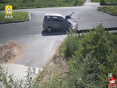 electric car driver died by  720 Â° somersault