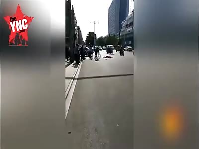  Tragic woman  on her electric car gets crushed by a bus