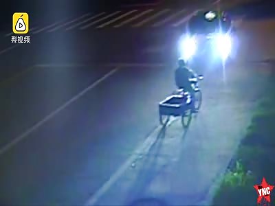 3 wheel cargo tricycle driver dies