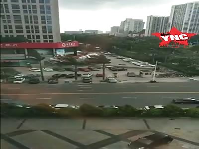 huge billboard collapsed many cars was smashed and many casualties