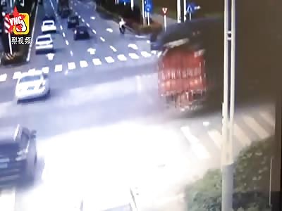  electric car  couple separated and crushed from yin and yang -