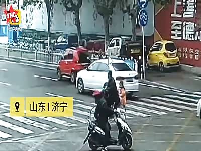 man stabbed ex-girlfriend in Shandong because of emotional disputes