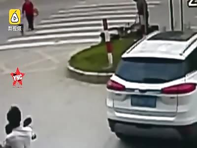 a boy was was dragged by more than ten meters in Guangdong