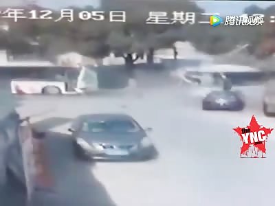 in Jinshan two buses collided with more than ten injured to hospital