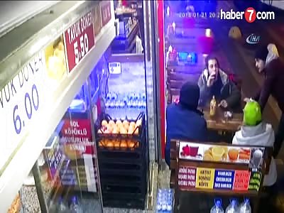 Turkish  protesters  fight some youths 