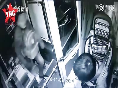  Master Wang drove the 208 road and was beat up by mr  Zhang in  Gansu 