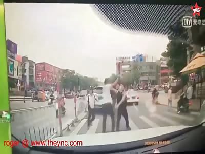 a zebra crossing fight in guangdong