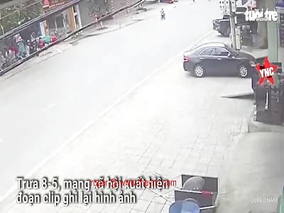 bikes collide into each other in Vietnam
