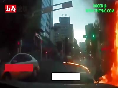 Petrol leaking from car accident in Guangdong