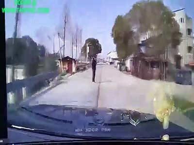 Old man was hit by a car in Yunmeng County