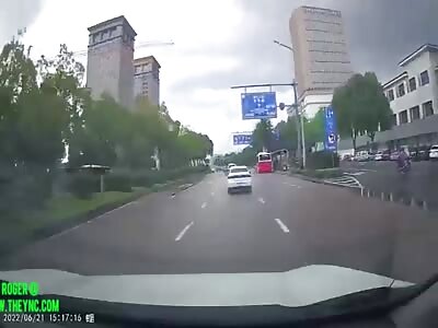 Woman was knocked down by car in Ningbo city