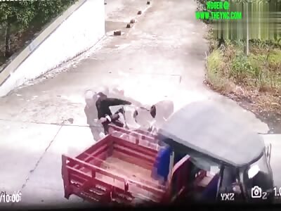 Motorcycle collided into three wheel bicycle in Yangxi Town