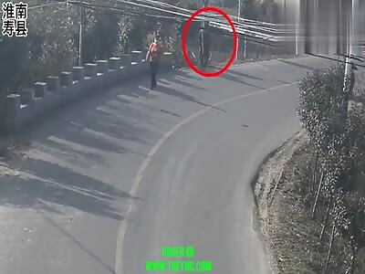 A old man died after Tu in his van knocked him into a roadside pit in Xiaodian Town