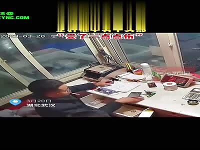 A large Class panel hit Mr.wang in the head in Wuhan