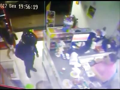 QUICK DEATH:  Police Thwart robbery and Kills Robber of a Shot in the Chest