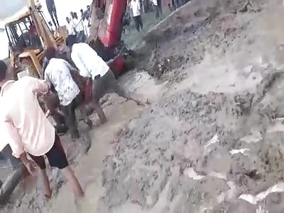 Young man dies when he overturns his tractor and is crushed 