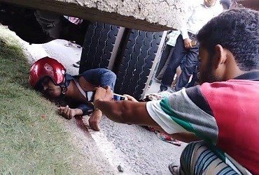 Not Doing to Well Under that Truck Wheel