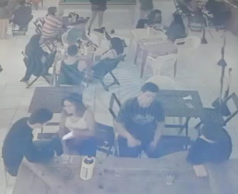 Father & Son Shot Dead Inside UberlÃ¢ndia Restaurant