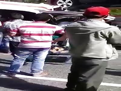 Dead and injured after minivan crash