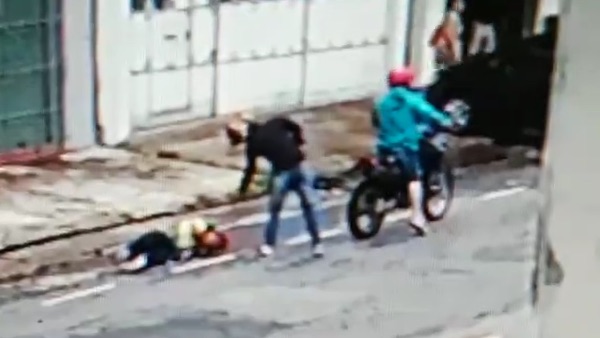 CCTV MURDER: Man Shot Dead in the Street by Thugs on a Motorbike