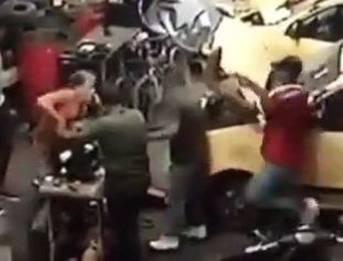 Thief Callously Murders Young Man at Work (2nd Angle)