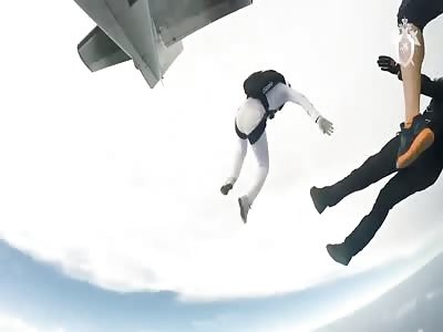 Two Parachutists Plummet to Their Deaths From Crashing Mid-Air