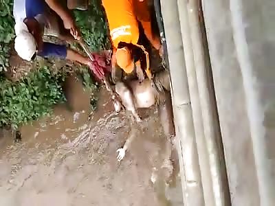 Indonesian Couldn't Swim