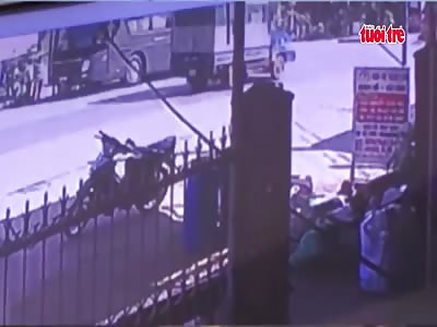 Biker Slips and Gets Crushed