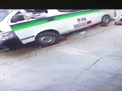 Minibus Crushes Pedestrians (uncensored)