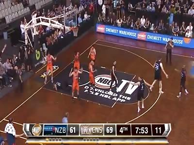 Basketball player gets an eye