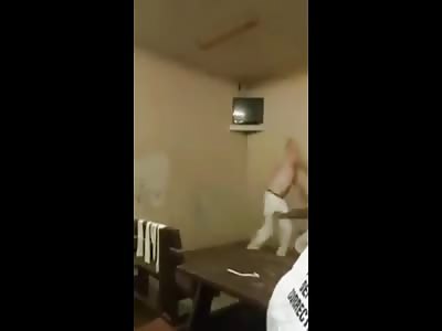  LOL: PRISONER GOES WWF ON CELLMATE DURING FIGHT