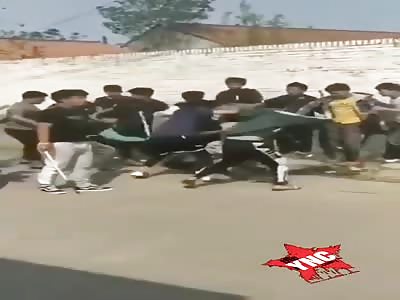 Man receives beating with sticks in China