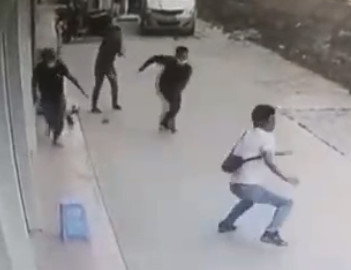 Stabbed During a Turf War Between Gangs