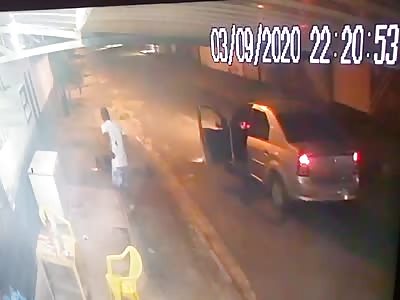 Man Asks the Wrong Guy for Directions.