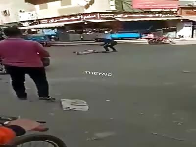 Terrible scene in which a man cut off another's head from his body in Ismailia(full video)