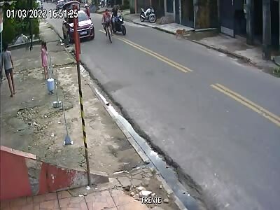 motorcycle vs motorcycle