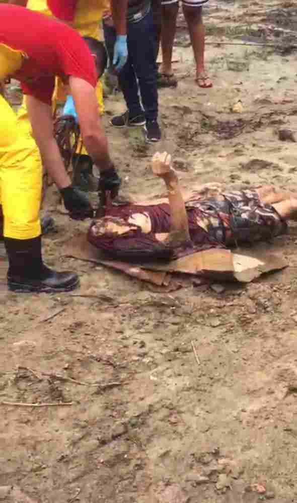 headless body in water