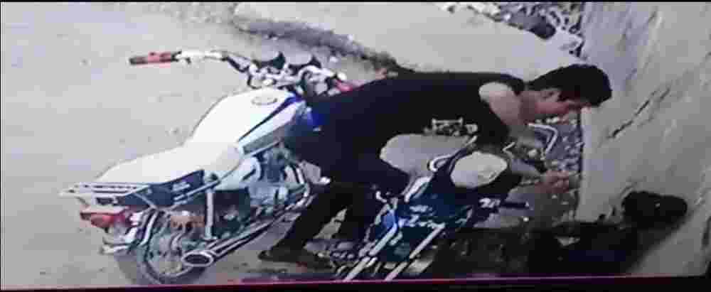 This is why idiots shouldn't carry guns.