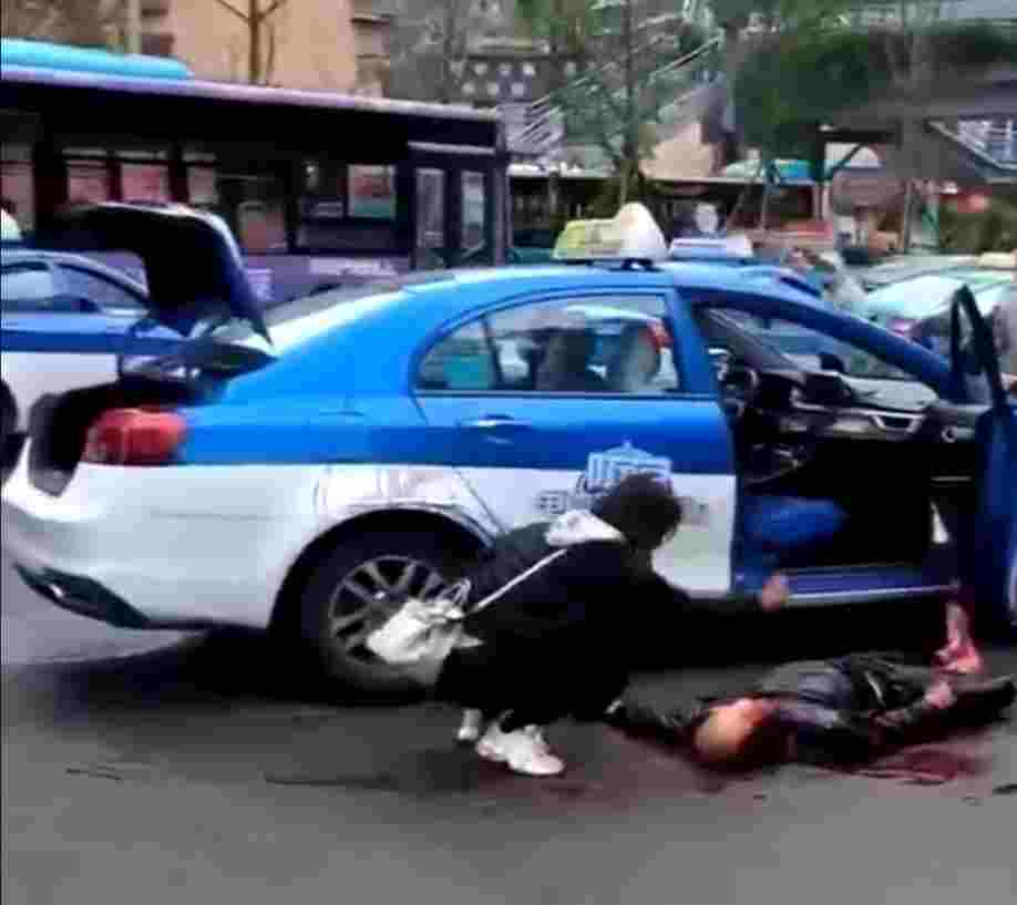 Brutal murderer stabbed in the neck