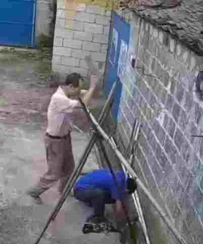 OUCH: Man Beaten with Butcher Knife