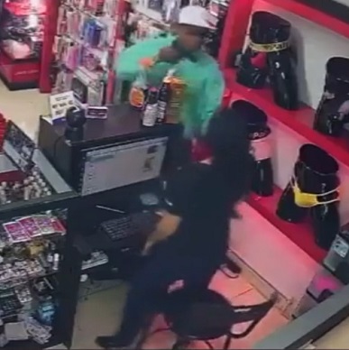 Female Employee Shot Over A Phone In Colombia