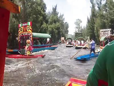 tourists in earthquake 7.1 xochimilco mexico