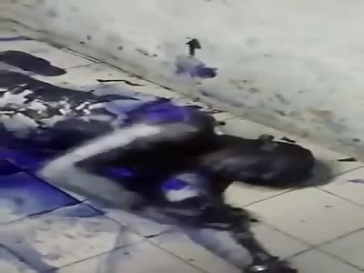 thief beaten and burned, receives his deserved ....