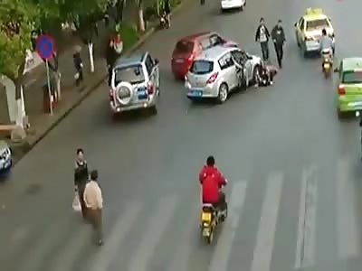 Woman crushes a girl on a bicycle