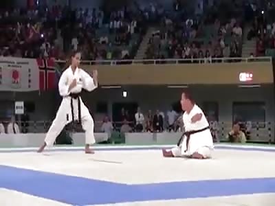 if you laugh you will go to hell! jajajaj this is a killing machine, look at that flurry of kicks lol